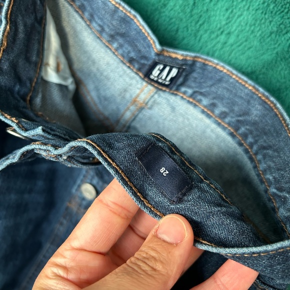 GAP Denim Jean Button Distressed Mini Skirt Dark/Medium Wash  Sz 28 - Picture 4 of 4